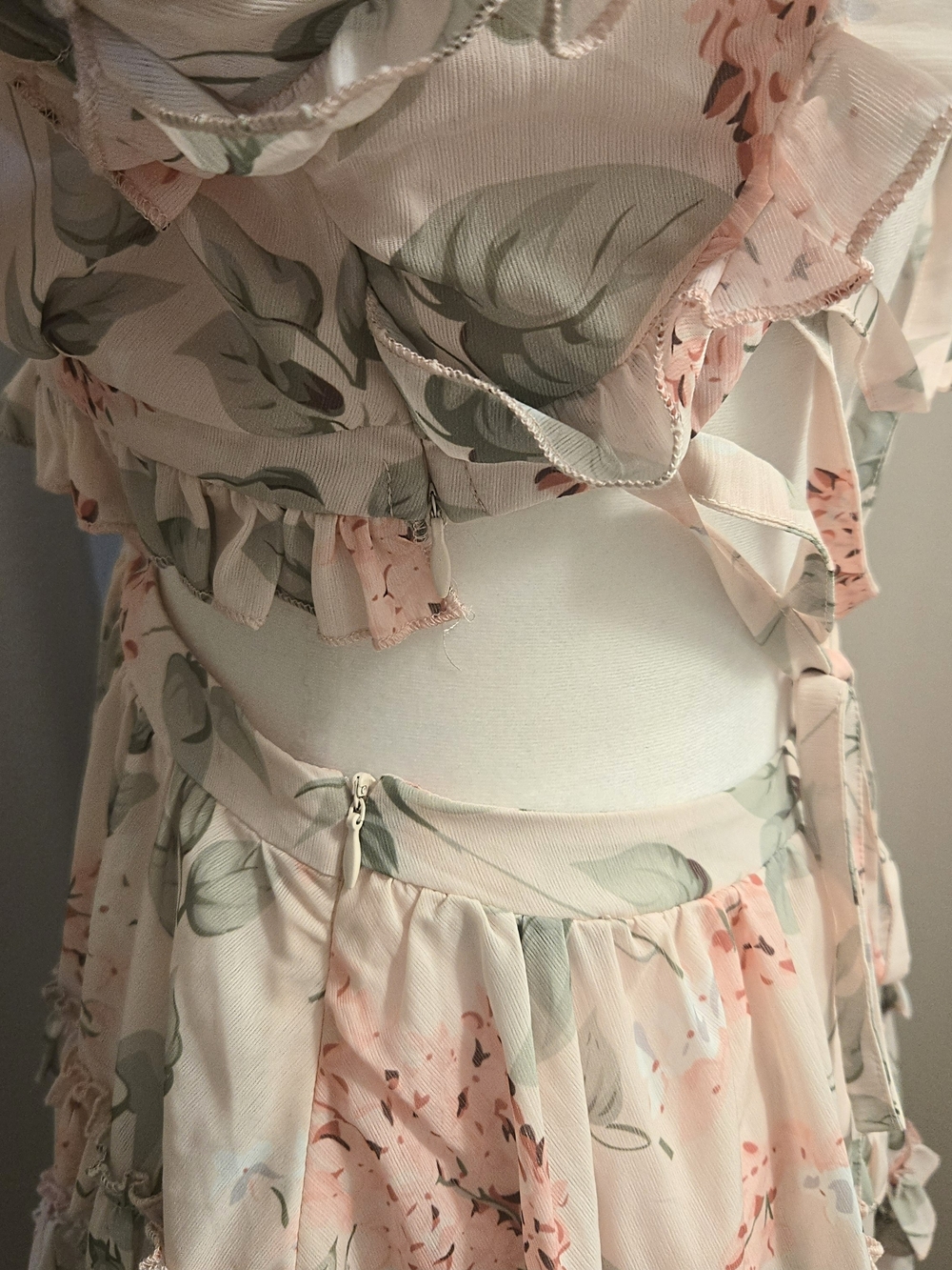 Romantic Blush Pink Floral Cutout Ruffle Mini Dress With Open Back Tide Size M - Picture 8 of 9